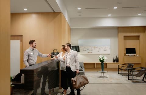 Level Los Angeles Downtown - South Olive, Reception