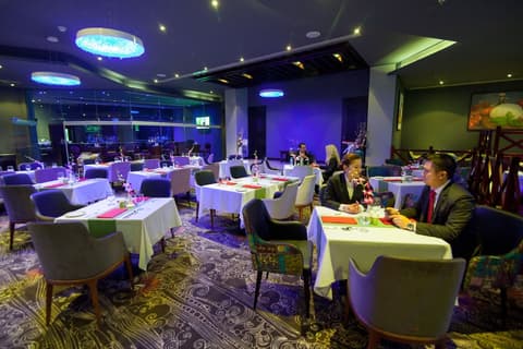 Premier Hotel, Restaurant