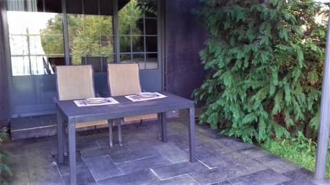 Gala Da Vittoria, Front of property