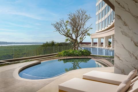 Amari Vientiane Laos, Outdoor pool