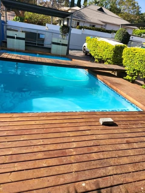 AT BLACK WOOD GUEST HOUSE