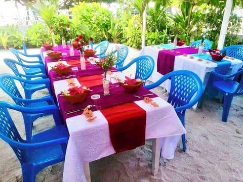 Island Pavilion Maldives, Restaurant
