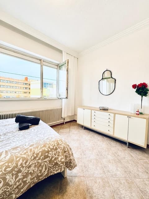 7 private Rooms in a spacious Villa