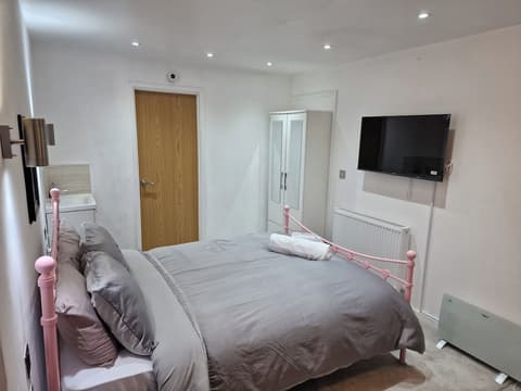 Sunset View Retreat in Wednesbury