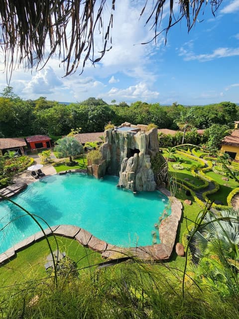 Posada Turistica Ara Meru Lodge, Pool waterfall
