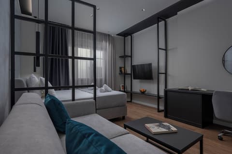 Hebrard Industrial Suites