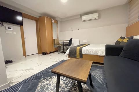 Charming studio apt with fast WiFi and AC near Nisantasi and Taksim #101