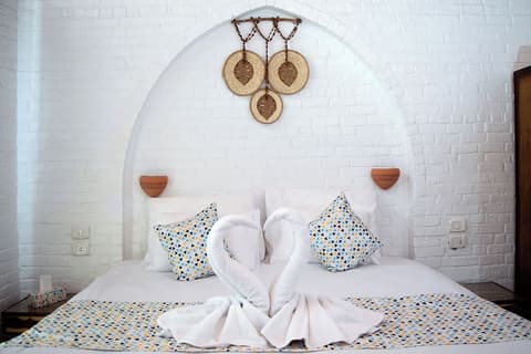 Dolty Kato Nubian house, Room