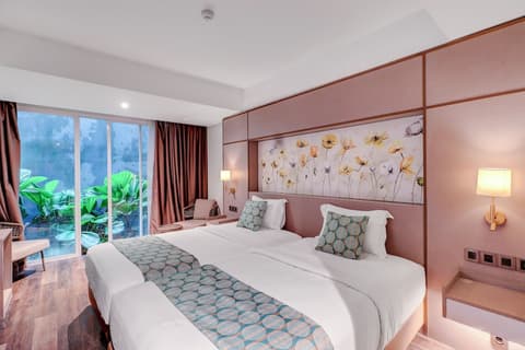 Sunday Hotel Arshika Sunset Road