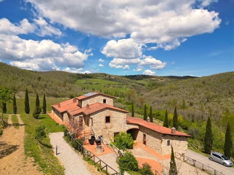 Borgo Le Noci Chianti Retreat & Pool