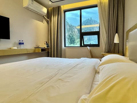 Guilin Tree Hotel