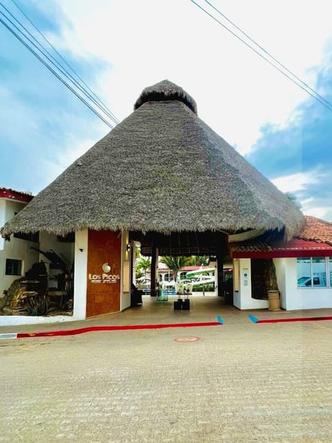 Los Picos Hotel & Suites Bucerias