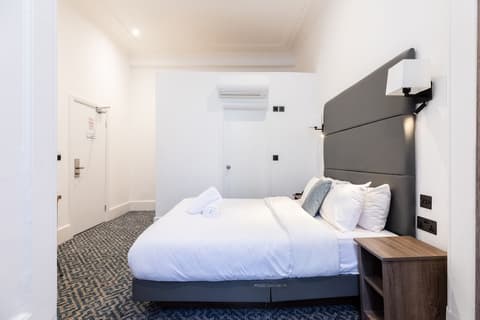 The J Hyde Park Hotel, Room