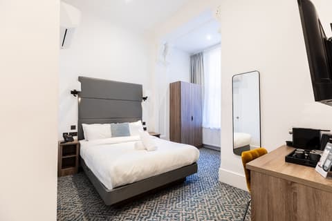 The J Hyde Park Hotel, Room