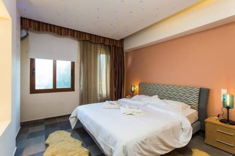Cavo Seaside Suites