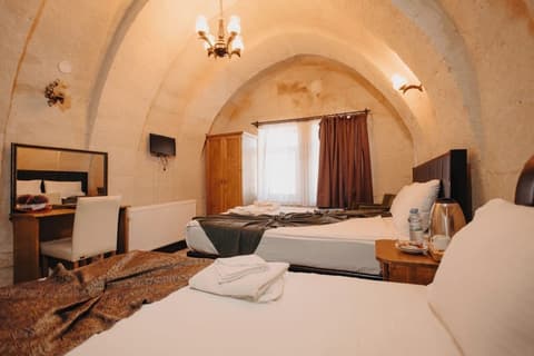 7 Oda Kapadokya Cave House