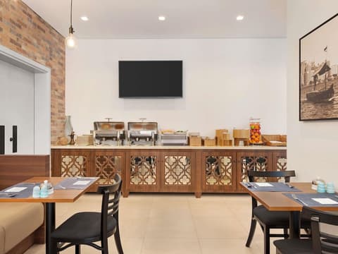 Ibis Styles Dubai Gold District, Restaurant