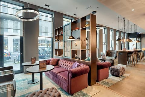 Premier Inn Berlin Alexanderplatz, Lobby