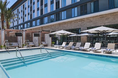 AC Hotel Las Vegas Symphony Park, Pool