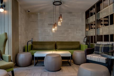 Hub By Premier Inn Edinburgh - Royal Mile, Lobby