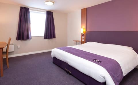 Premier Inn London Putney Bridge, Room