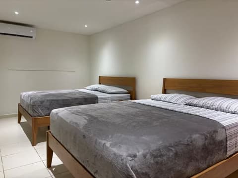 Hacienda Apartments near the beach, Room