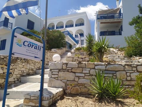 Hotel Corali, Front of property