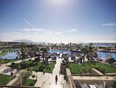 Coral Sea Imperial "Coral Sea Sensatori", Pool