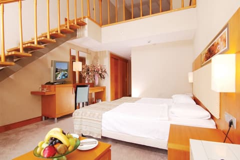 Crystal Prestige Pearl Collection