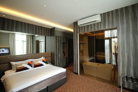 Aqueen Hotel Paya Lebar, Room