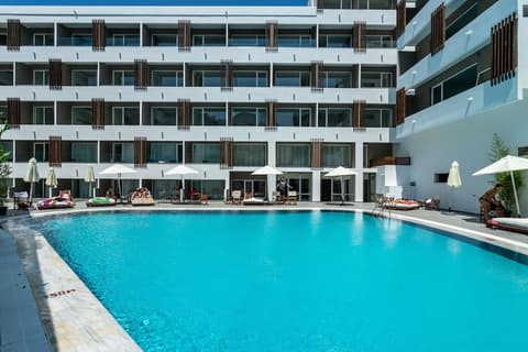 Castellum Suites, Pool