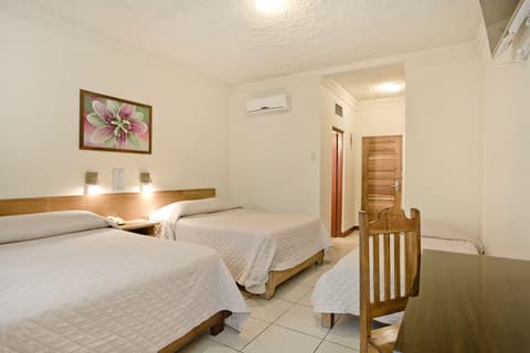 Hotel Boyeros, Room