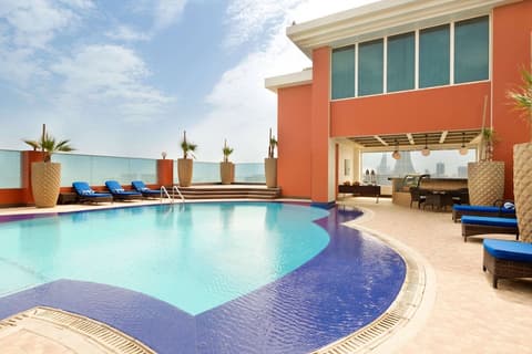 Ramada by Wyndham Manama City Centre, Pool