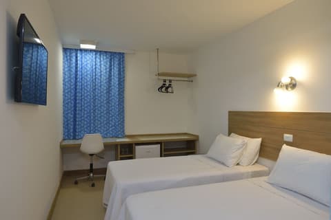 Rede Andrade Express, Room