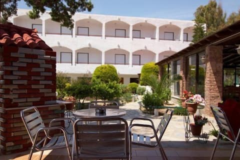 Ionikos Hotel, 