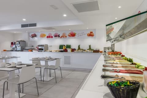 Welikehotel Triton Beach, Breakfast buffet