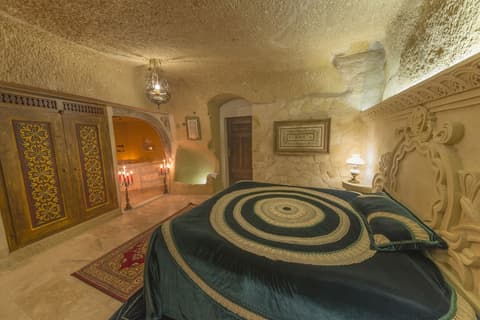 Elika Cave Suites & Spa