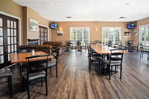 Hotel Marineau Mattawin, Restaurant