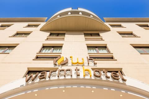 Warmthotel, Exterior