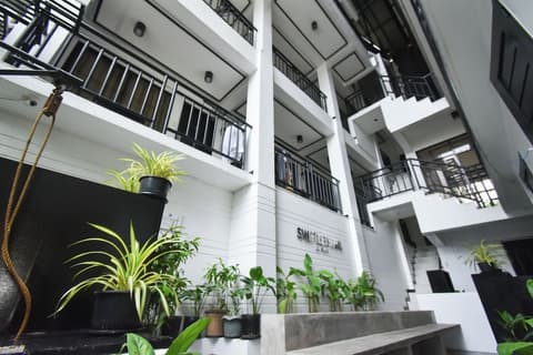 Swiftlets Inn, Front of property