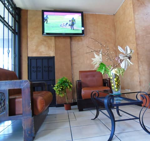 Hotel Quinta Avenida, Reception