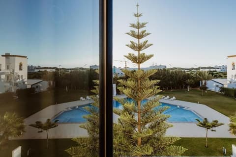 La Perle de Mogador, Pool