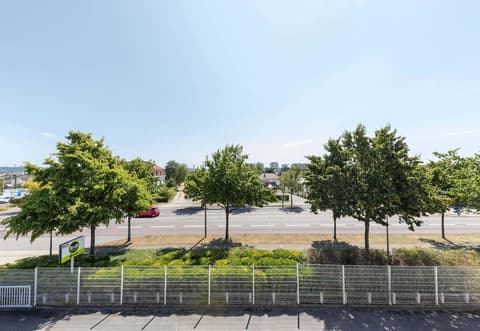 B&B HOTEL Rouen Parc des Expos Zénith