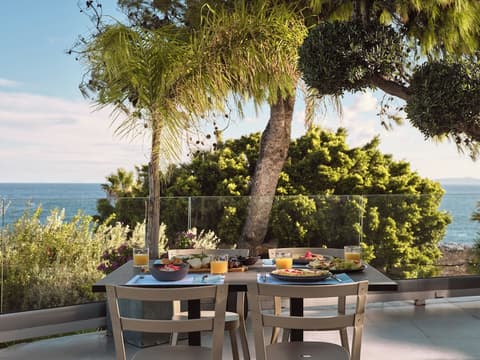 Ionian Hill Hotel, Restaurant