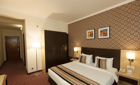 Fortune Karama Hotel