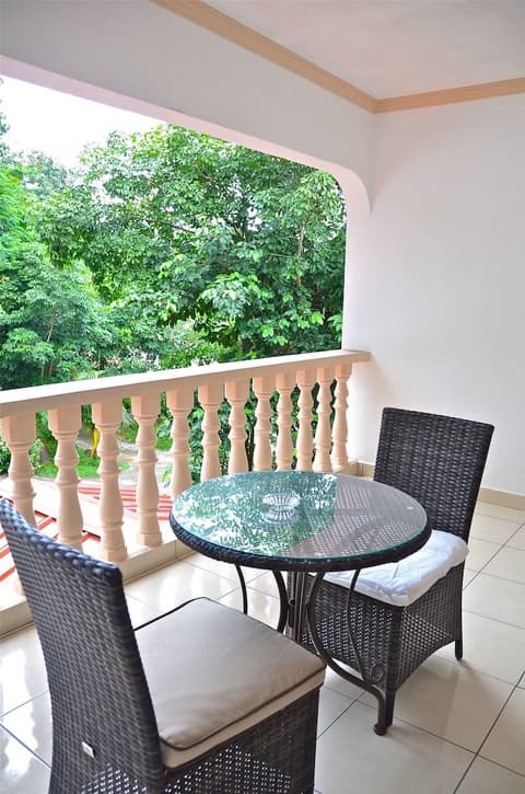 Forest Lodge Guest House, Balcony