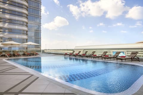 Capital Centre Arjaan by Rotana, Pool
