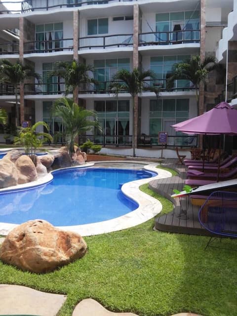 Hotel Rockaway, Living area