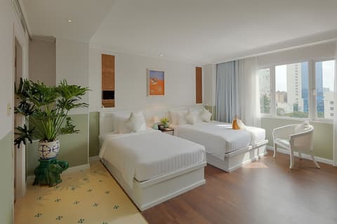 Au Lac Charner Hotel, Room