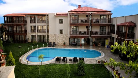 Venus Suite Hotel, Outdoor pool